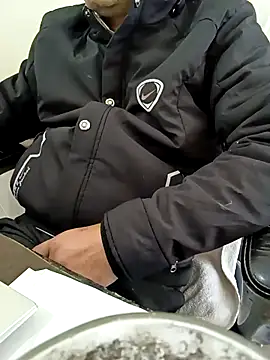 Snapshot of Hot-man39 chatting on 01.28.25 Hot-man39 online show from 01.28.25