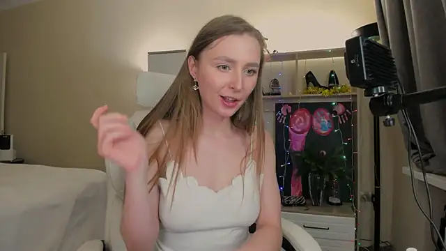 Snapshot of CharlotteWells chatting on 01.03.25 CharlotteWells online show from 01.03.25