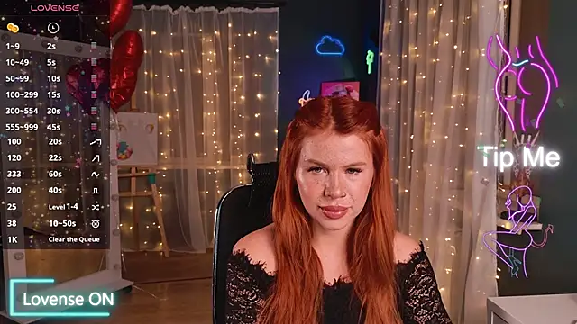 Snapshot of KristinaMoon chatting on 02.07.25 KristinaMoon online show from 02.07.25