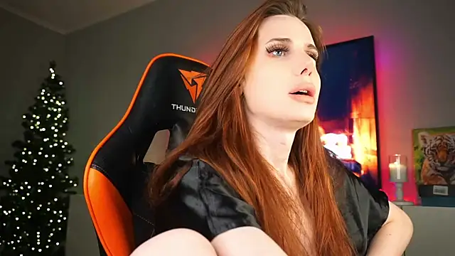 Snapshot of Foxy_irene chatting on 12.19.24 Foxy irene online show from 12.19.24