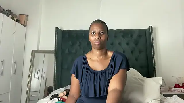 Snapshot of Kadibabe chatting on 03.10.25 Kadibabe online show from 03.10.25