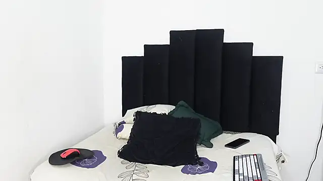 khloe kaczka  online show from 02.19.25