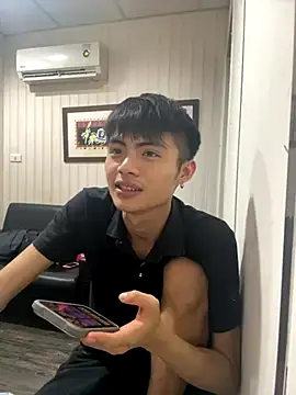 Snapshot of mumuowl chatting on 10.05.25 mumuowl online show from 10.05.25