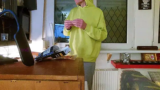 Snapshot of BongChannel chatting on 01.03.25 BongChannel online show from 01.03.25