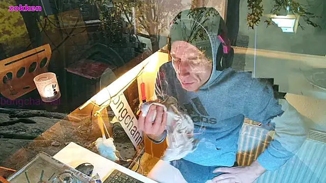 Snapshot of BongChannel chatting on 01.05.25 BongChannel online show from 01.05.25