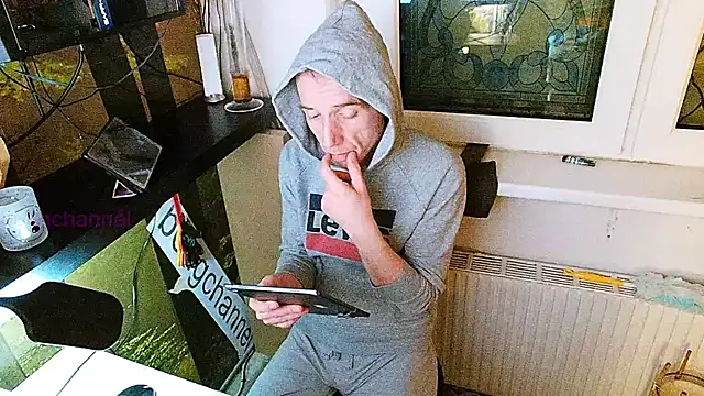 Snapshot of BongChannel chatting on 01.07.25 BongChannel online show from 01.07.25