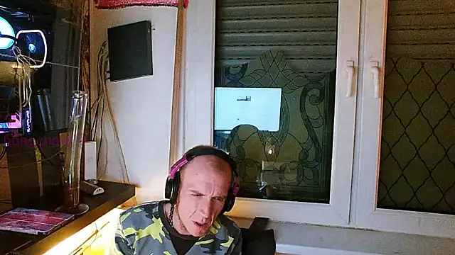 Snapshot of BongChannel chatting on 01.09.25 BongChannel online show from 01.09.25