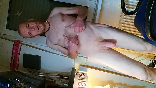 Snapshot of BongChannel chatting on 01.22.25 BongChannel online show from 01.22.25