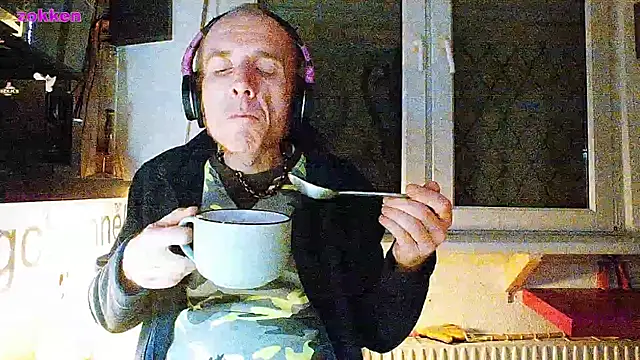 Snapshot of BongChannel chatting on 01.26.25 BongChannel online show from 01.26.25