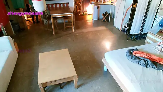 Snapshot of BongChannel chatting on 02.03.25 BongChannel online show from 02.03.25