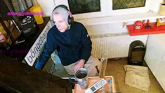 Snapshot of BongChannel chatting on 02.03.25 BongChannel online show from 02.03.25