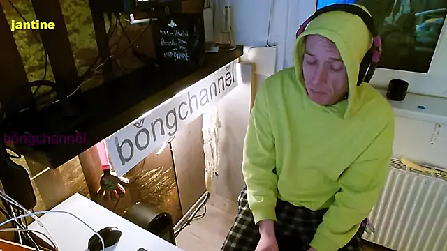 Snapshot of BongChannel chatting on 02.09.25 BongChannel online show from 02.09.25