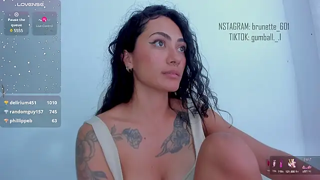 Snapshot of paula_brunette chatting on 12.31.24 paula brunette online show from 12.31.24