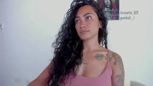 Snapshot of paula_brunette chatting on 01.29.25 paula brunette online show from 01.29.25