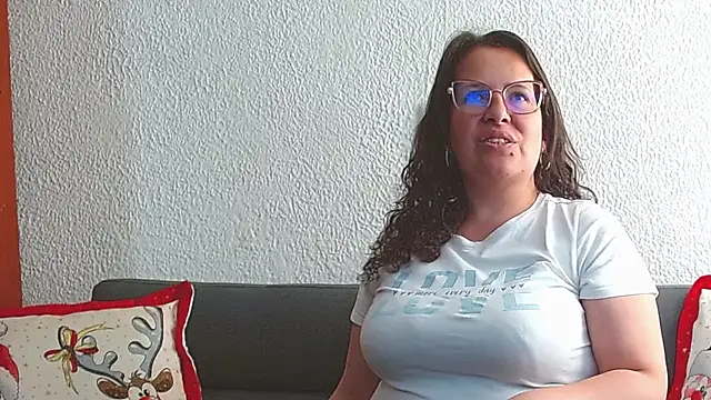 Snapshot of honeyhot_paty chatting on 12.08.24 honeyhot paty online show from 12.08.24