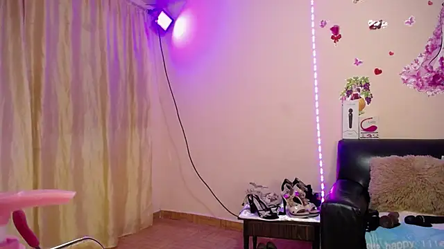 Snapshot of ashlei_ chatting on 01.12.25 ashlei online show from 01.12.25