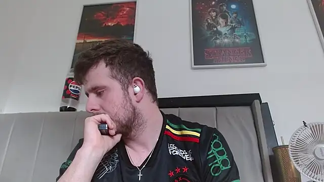 Snapshot of maxy49 chatting on 11.11.25 maxy49 online show from 11.11.25