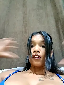 Snapshot of Indianqueen03 chatting on 12.13.24 Indianqueen03 online show from 12.13.24