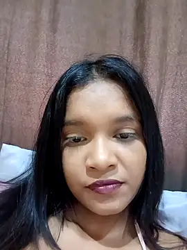 Snapshot of Indianqueen03 chatting on 12.14.24 Indianqueen03 online show from 12.14.24