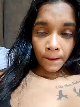 Snapshot of Indianqueen03 chatting on 12.15.24 Indianqueen03 online show from 12.15.24