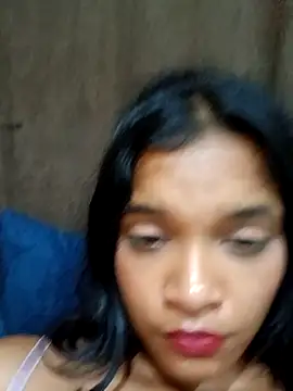 Snapshot of Indianqueen03 chatting on 12.17.24 Indianqueen03 online show from 12.17.24