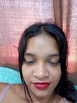 Snapshot of Indianqueen03 chatting on 12.27.24 Indianqueen03 online show from 12.27.24