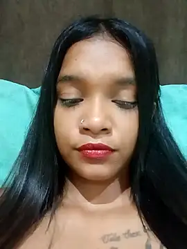 Snapshot of Indianqueen03 chatting on 12.27.24 Indianqueen03 online show from 12.27.24