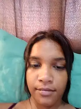 Snapshot of Indianqueen03 chatting on 01.18.25 Indianqueen03 online show from 01.18.25