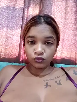 Snapshot of Indianqueen03 chatting on 02.21.25 Indianqueen03 online show from 02.21.25