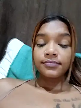 Snapshot of Indianqueen03 chatting on 02.26.25 Indianqueen03 online show from 02.26.25