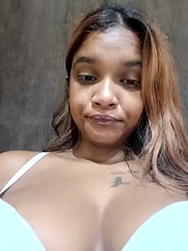 Snapshot of Indianqueen03 chatting on 03.01.25 Indianqueen03 online show from 03.01.25