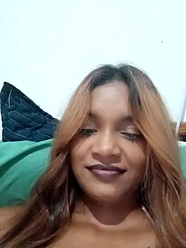 Snapshot of Indianqueen03 chatting on 03.18.25 Indianqueen03 online show from 03.18.25