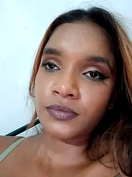 Snapshot of Indianqueen03 chatting on 03.21.25 Indianqueen03 online show from 03.21.25