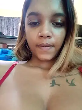 Snapshot of Indianqueen03 chatting on 09.19.25 Indianqueen03 online show from 09.19.25
