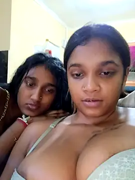 Snapshot of Indianqueen03 chatting on 09.26.25 Indianqueen03 online show from 09.26.25