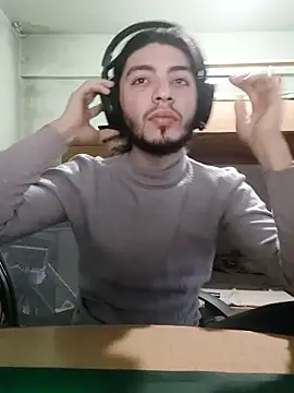 Snapshot of kleineid77 chatting on 12.18.24 kleineid77 online show from 12.18.24