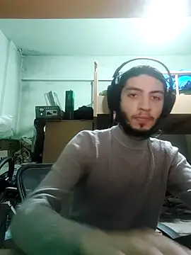 Snapshot of kleineid77 chatting on 01.14.25 kleineid77 online show from 01.14.25