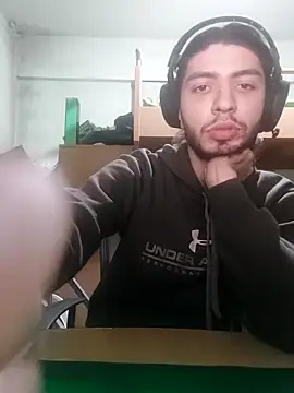 Snapshot of kleineid77 chatting on 03.08.25 kleineid77 online show from 03.08.25