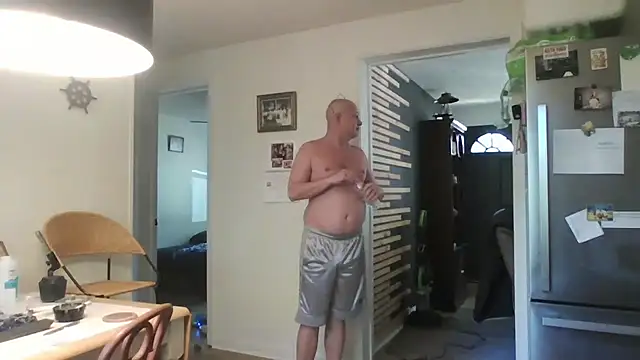 Snapshot of keiferkriss chatting on 10.16.25 keiferkriss online show from 10.16.25