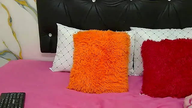 Snapshot of BarbieGirly chatting on 11.14.25 BarbieGirly online show from 11.14.25