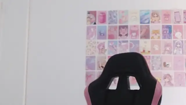 Snapshot of Emily_Guerra1 chatting on 10.28.25 Emily Guerra1 online show from 10.28.25