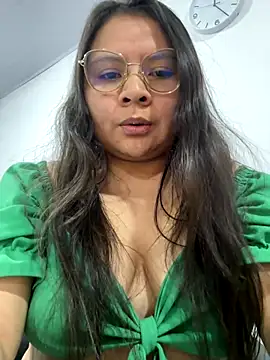 Snapshot of alice_love052 chatting on 10.26.25 alice love052 online show from 10.26.25