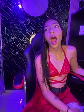 Snapshot of Ema_azel chatting on 12.13.24 Ema azel online show from 12.13.24