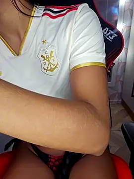 Snapshot of moreninhasilva chatting on 09.18.25 moreninhasilva online show from 09.18.25