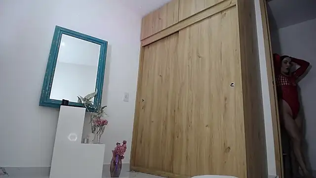 Snapshot of _Lalaa chatting on 12.21.24  Lalaa online show from 12.21.24