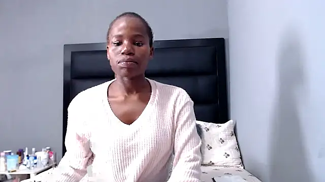 Snapshot of LongPussyLipsxx chatting on 11.01.25 LongPussyLipsxx online show from 11.01.25