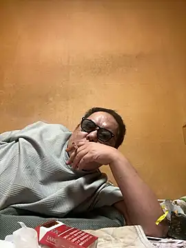 Snapshot of punk0805 chatting on 09.26.25 punk0805 online show from 09.26.25