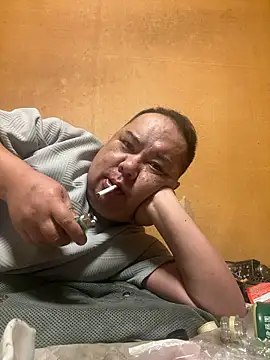 Snapshot of punk0805 chatting on 10.11.25 punk0805 online show from 10.11.25