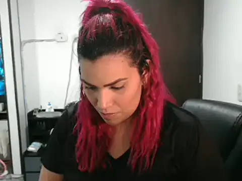 CarolinaRincon online show from 02.27.25