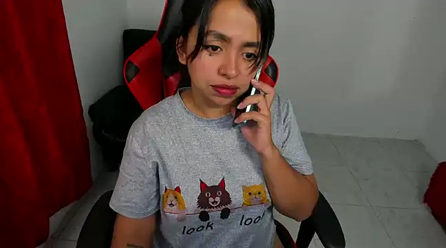 Snapshot of cory_rose chatting on 02.04.25 cory rose online show from 02.04.25